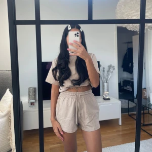 Matchade set T-shirt och shorts  - Aldrig använd, bara legat i garderoben. 