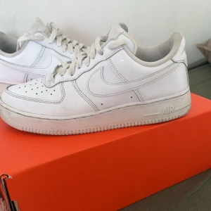 Nike air force 1 - Äkta Air force 1 storlek 41 har använt den några gånger 