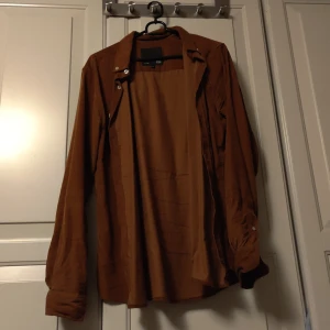Brun manchester skjorta - Brun manschester skjorta