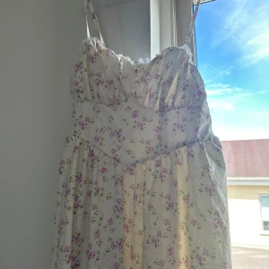 Klänning - Shein klänning, endast provad. Storlek 1XL