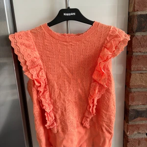 Färgglad fin stickad blus🔥 - Den är använd 1 gång endast, väldigt fint skick🥰