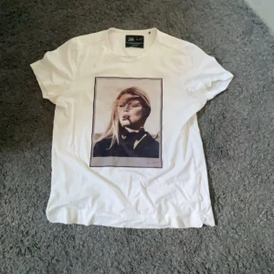 Limitato t-shirt - Tja, ville kolla om nån är intresserad av denna limitato t-shirt. Har inget direkt pris på vad jag vill sälja den för, så kom med bud! Mvh Olle 