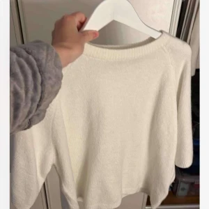 Stickad topp  - Säljer min stickade topp i S 