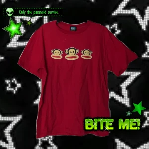 Paul frank T-shirt  - Här säljes en super snygg paul frank t-shirt!  Använd men i jättefint skick! Skriv om ni har frågor, pris kan alltid diskuteras 😋💕🦧