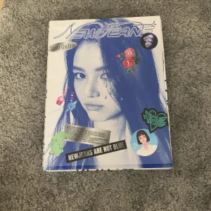 New jeans bluebook Danielle album - Allt följer med