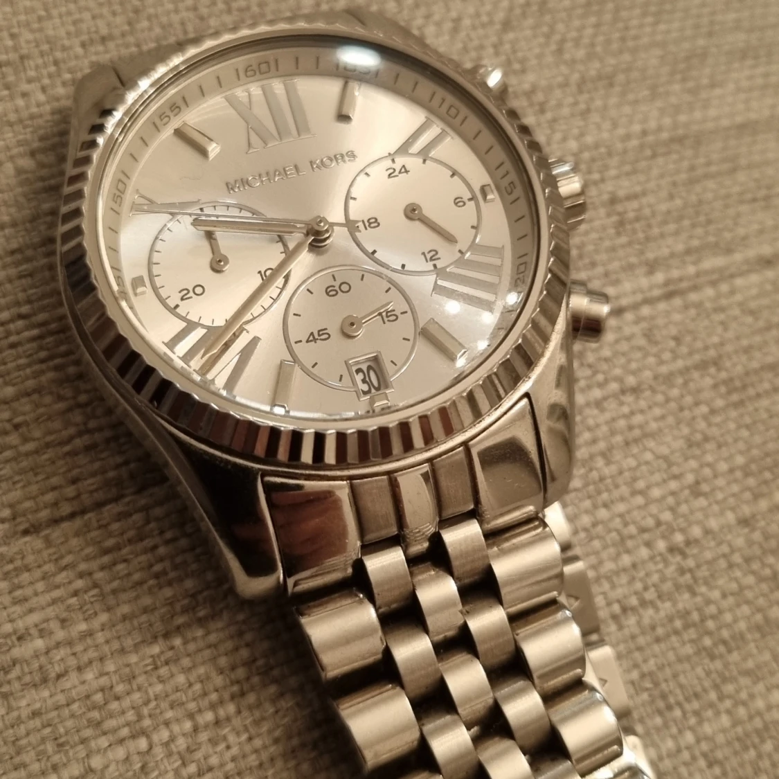 Silverfärgad klocka från Michael Kors - 91