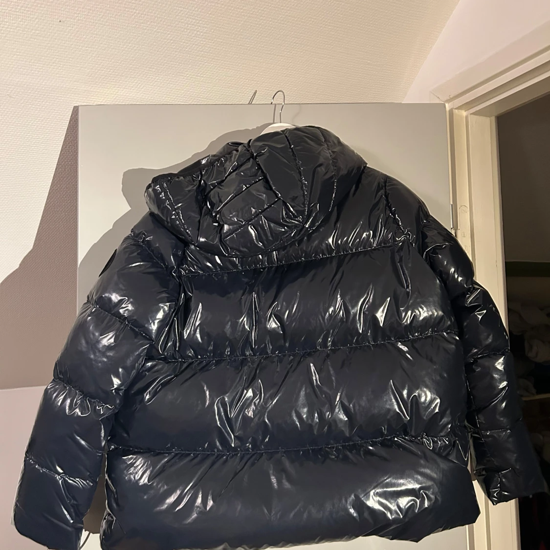 Svart pufferjacka från Tommy Hilfiger - 90