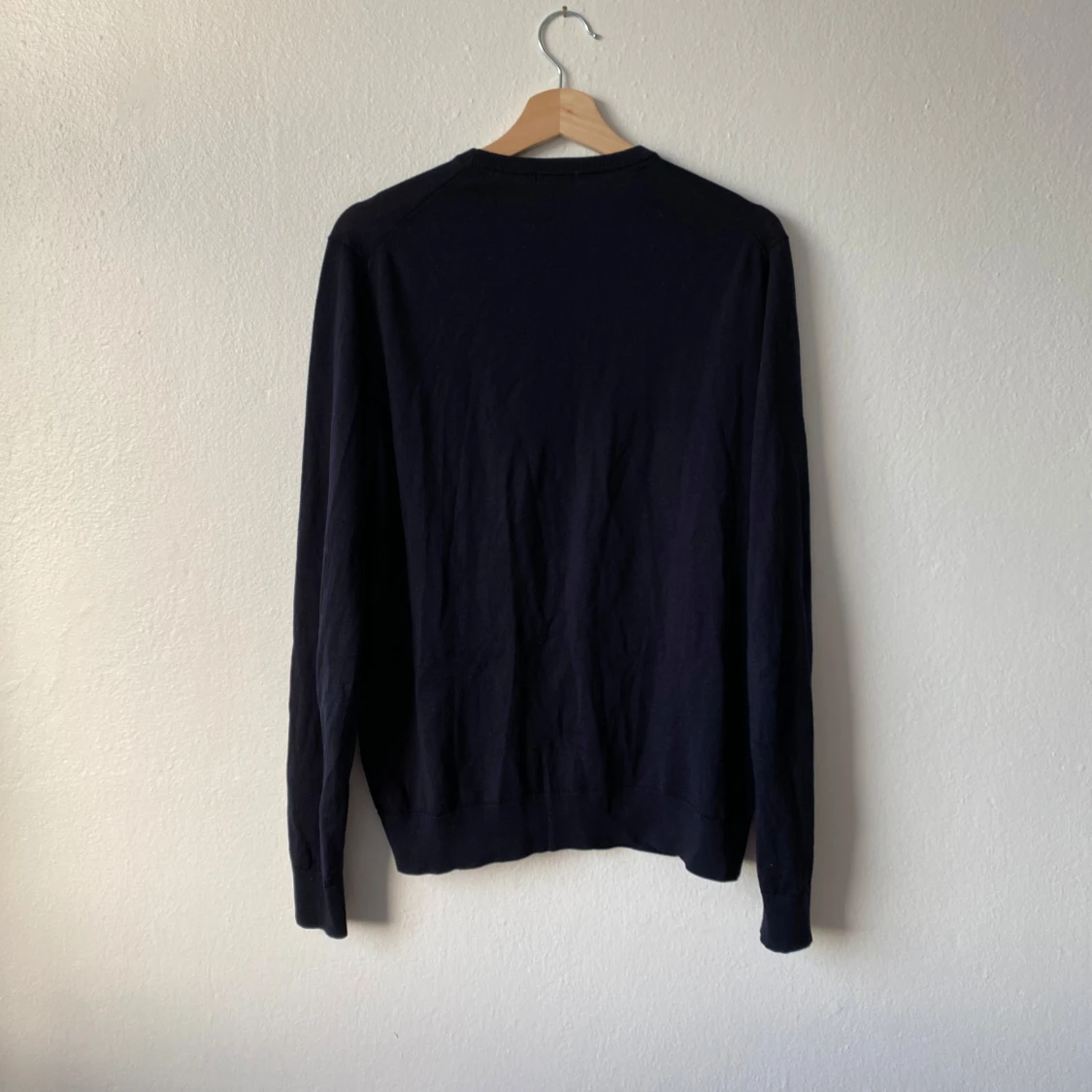 Mörkblå tröja från Uniqlo - 90