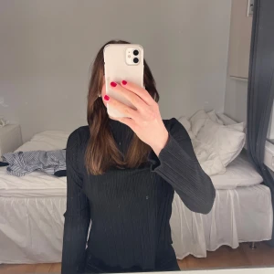 Blus - Blus från Bikbok i mycket fint skick 💕