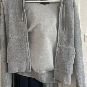 Juicy couture Dress - Tröja strl S och byxor strl XS. Använd endast fåtal gånger. Som nya.