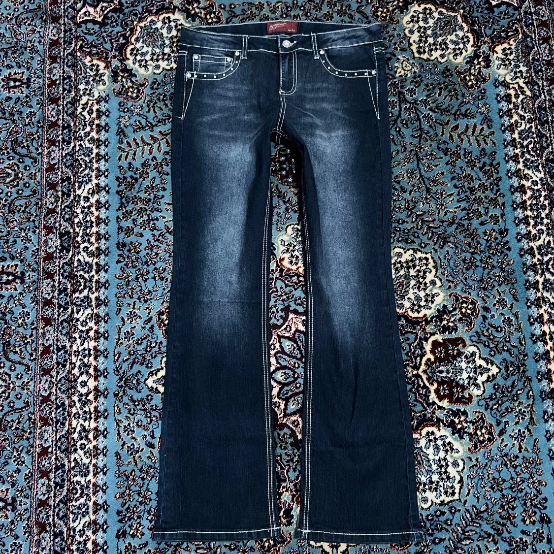 Miss Me liknande bootcut och lowrise  jeans - 90
