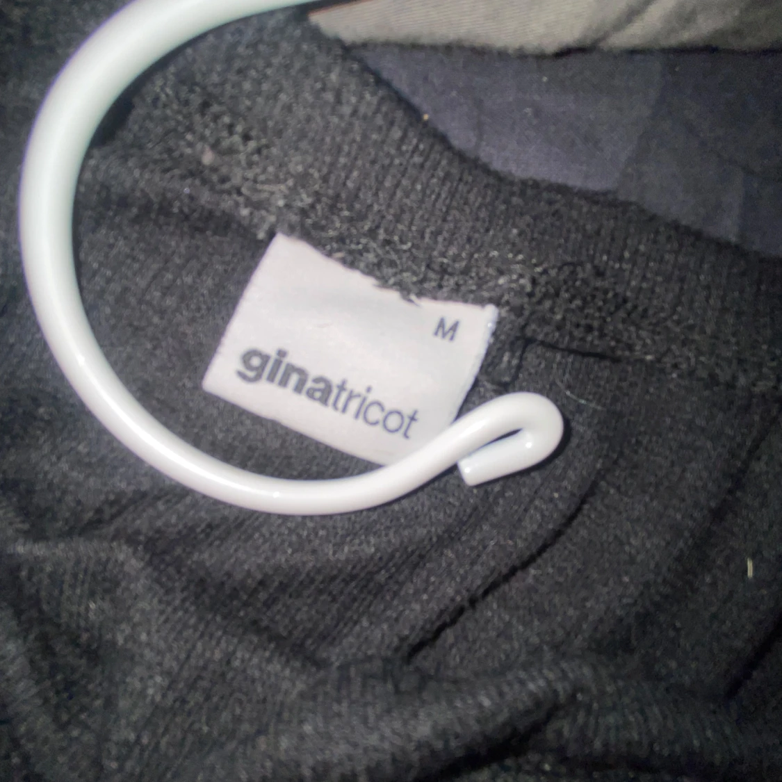 Svart topp från Gina Tricot - 91