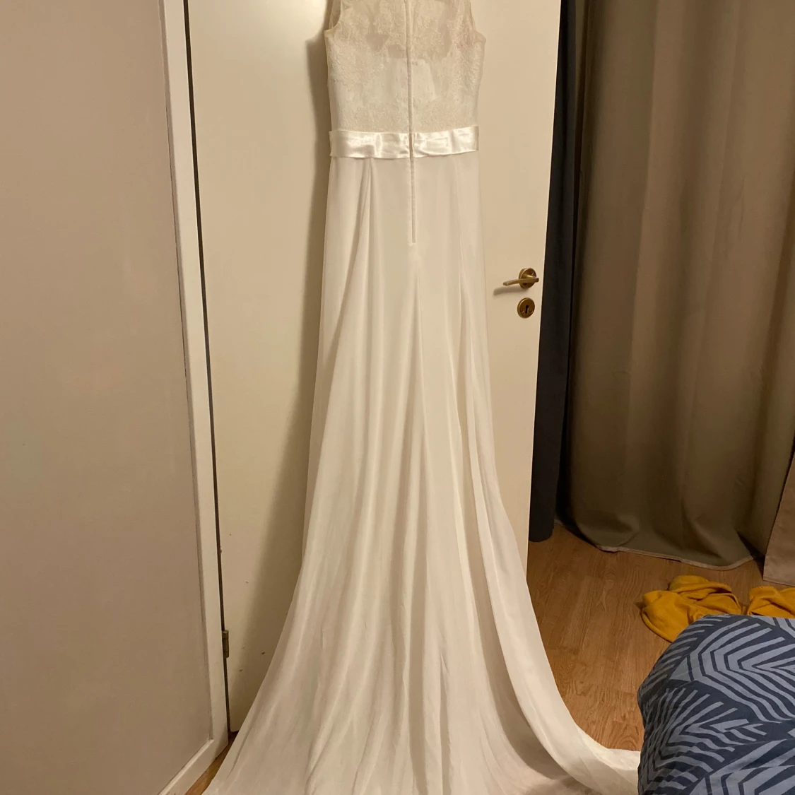 Wedding dress with train - 92