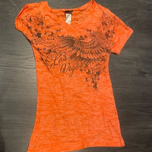  Harley-Davidson linne - Cool orange t-shirt från Harley-Davidson 😎 Perfekt för alt guzzar 👅