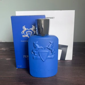 PDM  - Säljer min Parfums de marly parfym “Percival” 125 ml. Den har ca 100 kvar kanske lite mer. Köptes På NK i göteborg för 2945 kr.