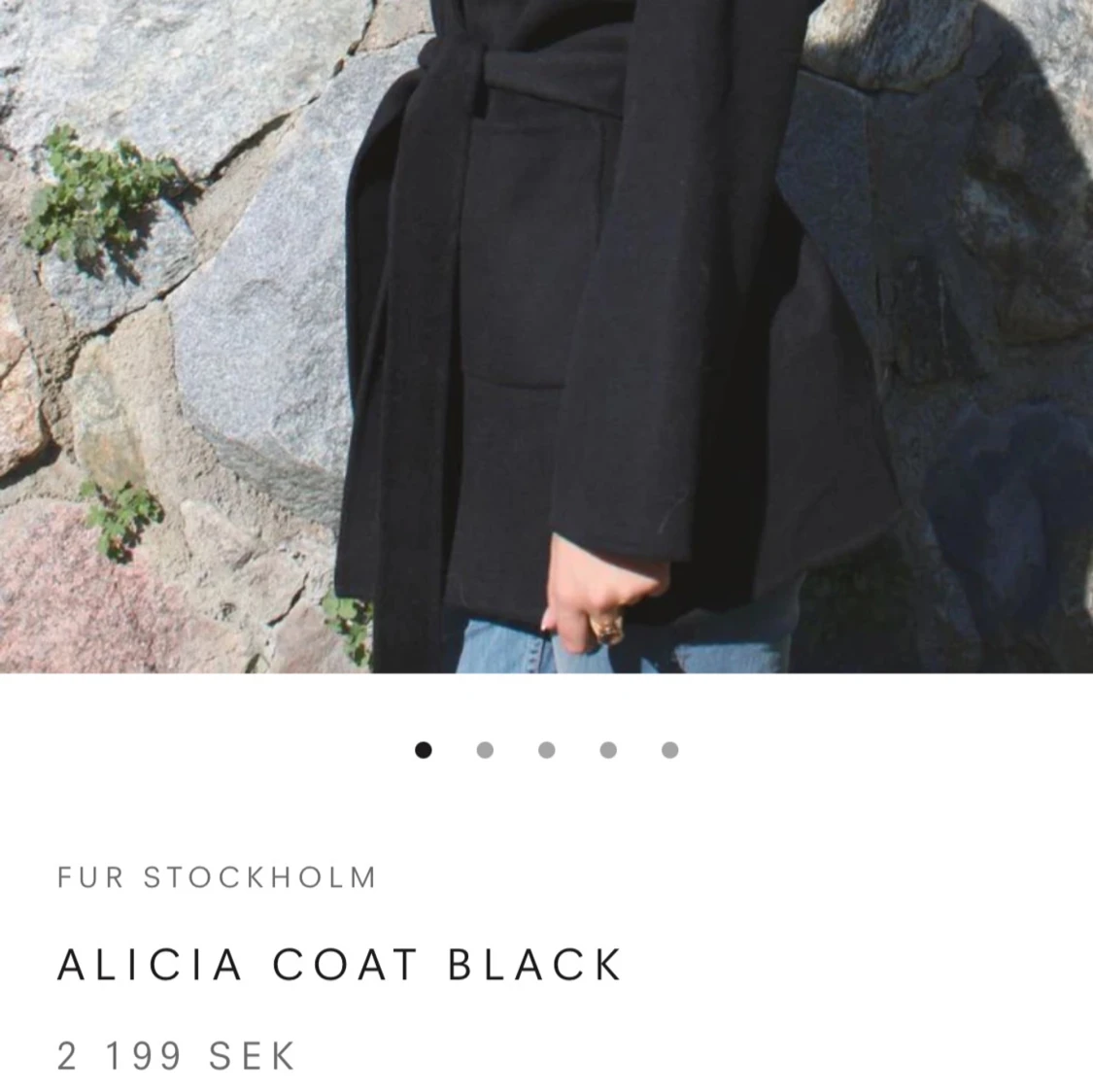 Svart kappa med päls  - 90