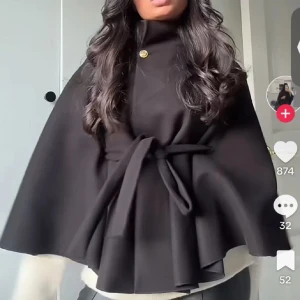 poncho kappa från missay - Super söt kappa är efterfrågad! Använd få gånger,första bild lånad 