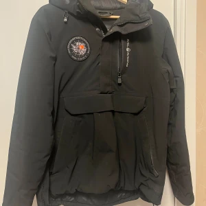 Sail racing half zip jacka  - Säljer min saul racing vinterjacka då den ej används! I storlek S