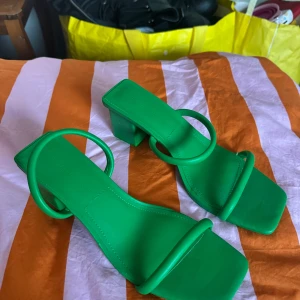 Klackskor mango - Klackskor från mango, använda 1 gång. 