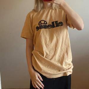 Ellesse tshirt som inte kommer till användning längre