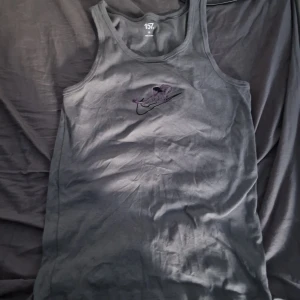 Nike x anime gym linne - Hemmagjord, använd knappt