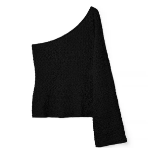 Svart blus - säljer denna jättefina tröja från nakd i nyskick, endast testad! 🥰🥰 lappen kvar 🙌🏻