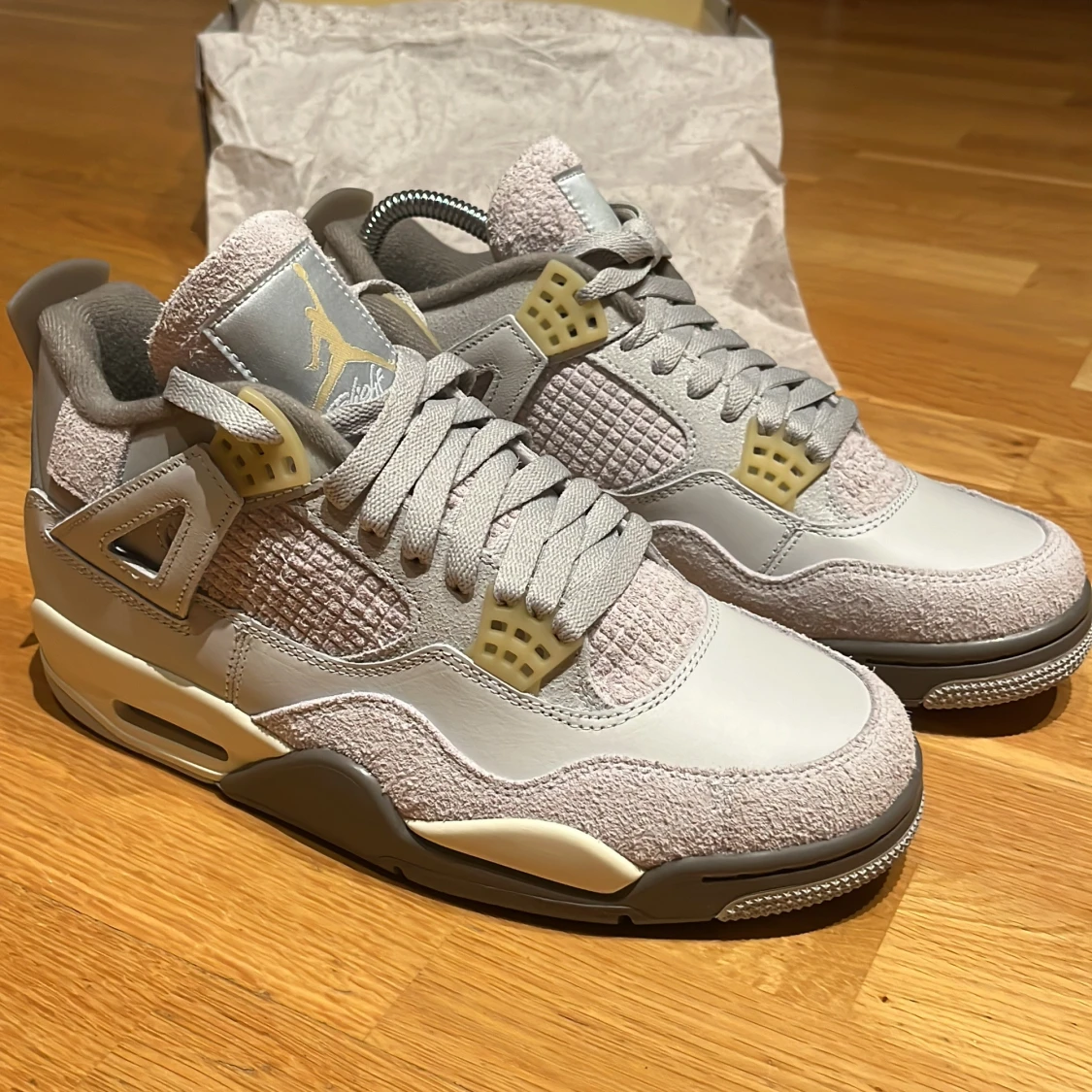 Air Jordan 4 Retro ”Photon Dust” (Med låda)