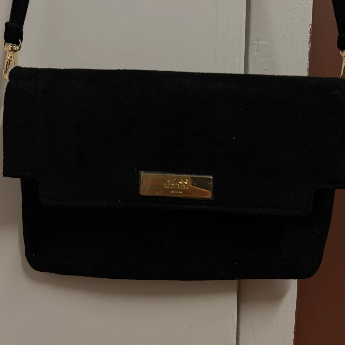 Svart axelväska från Hugo Boss perfume🥰 - 90