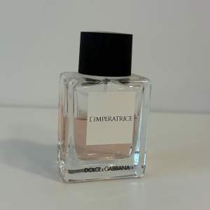 L'Imperatrice EdT från Dolce & Gabbana. 50ml, ca 50% kvar av flaskan. Nypris 940:-