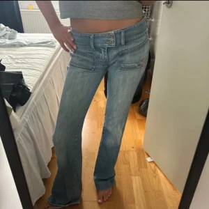 Lågmidjade bootcut jeans - ❗️INTRESSEKOLL❗️på mina as snygga jeansen från diesel💗dom är Lågmidjade och är i bra skick❣️