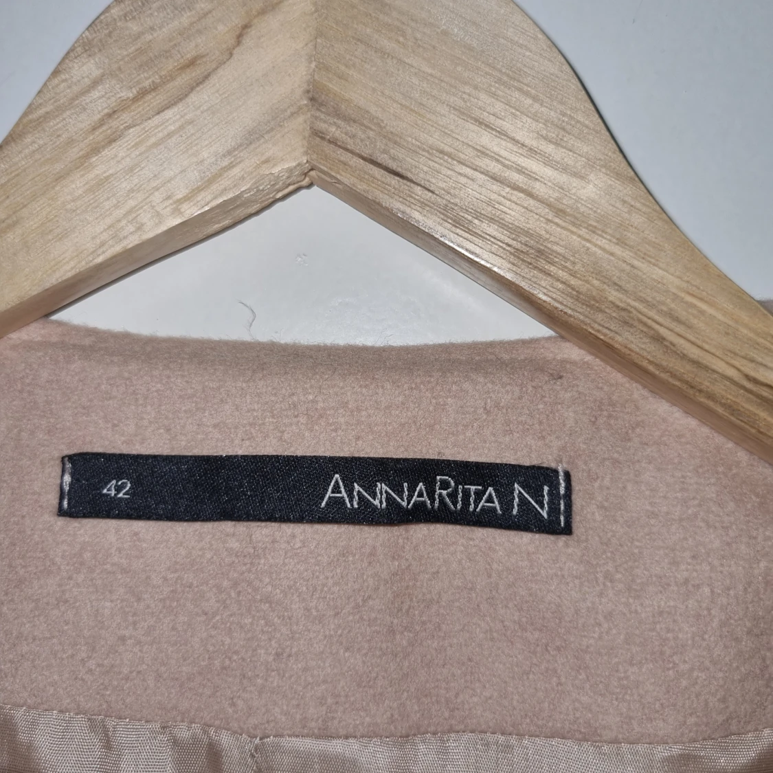 Beige kappa från Annarita N - 92