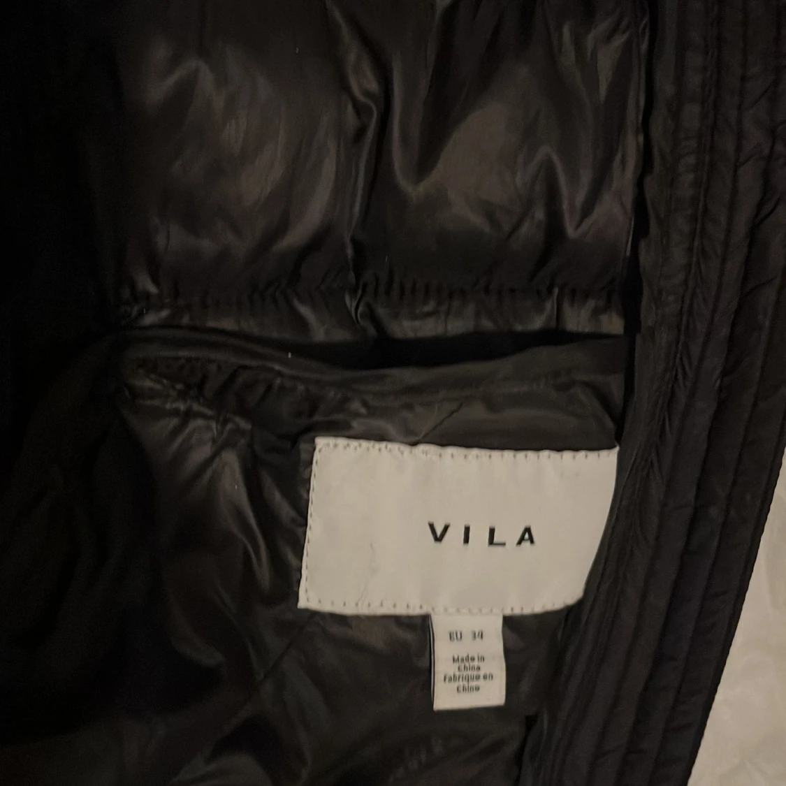 Svart dunväst från Vila - 91