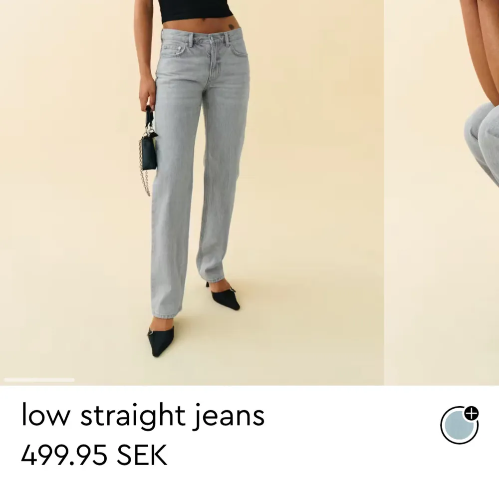 Snygga low straight jeans i ljusgrå färg, men kommer inte till användning längre tyvär! Kom privat vid frågor eller fler bilder🥰. Jeans & Byxor.