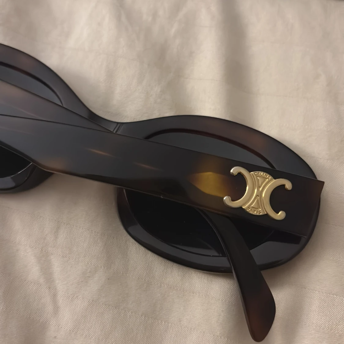 Bruna solglasögon från Celine - 90