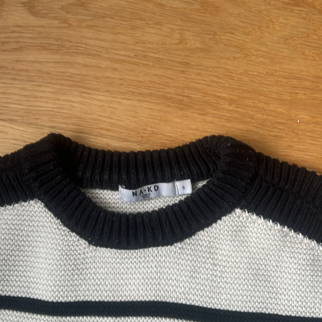 Randig stickad tröja från NA-KD - 90