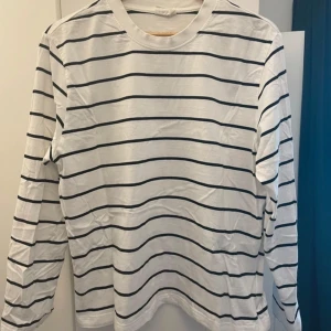Gina tricot tröja - Använd en gång Nypris 279