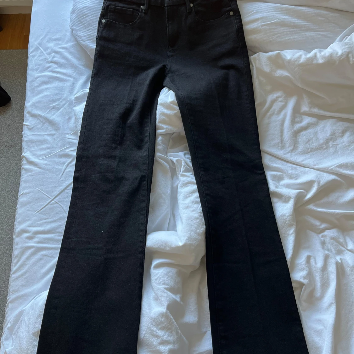 Lågmidjade svarta jeans