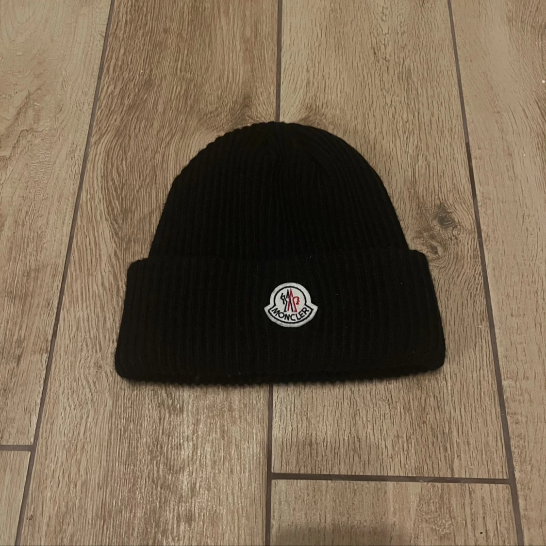 Moncler mössa