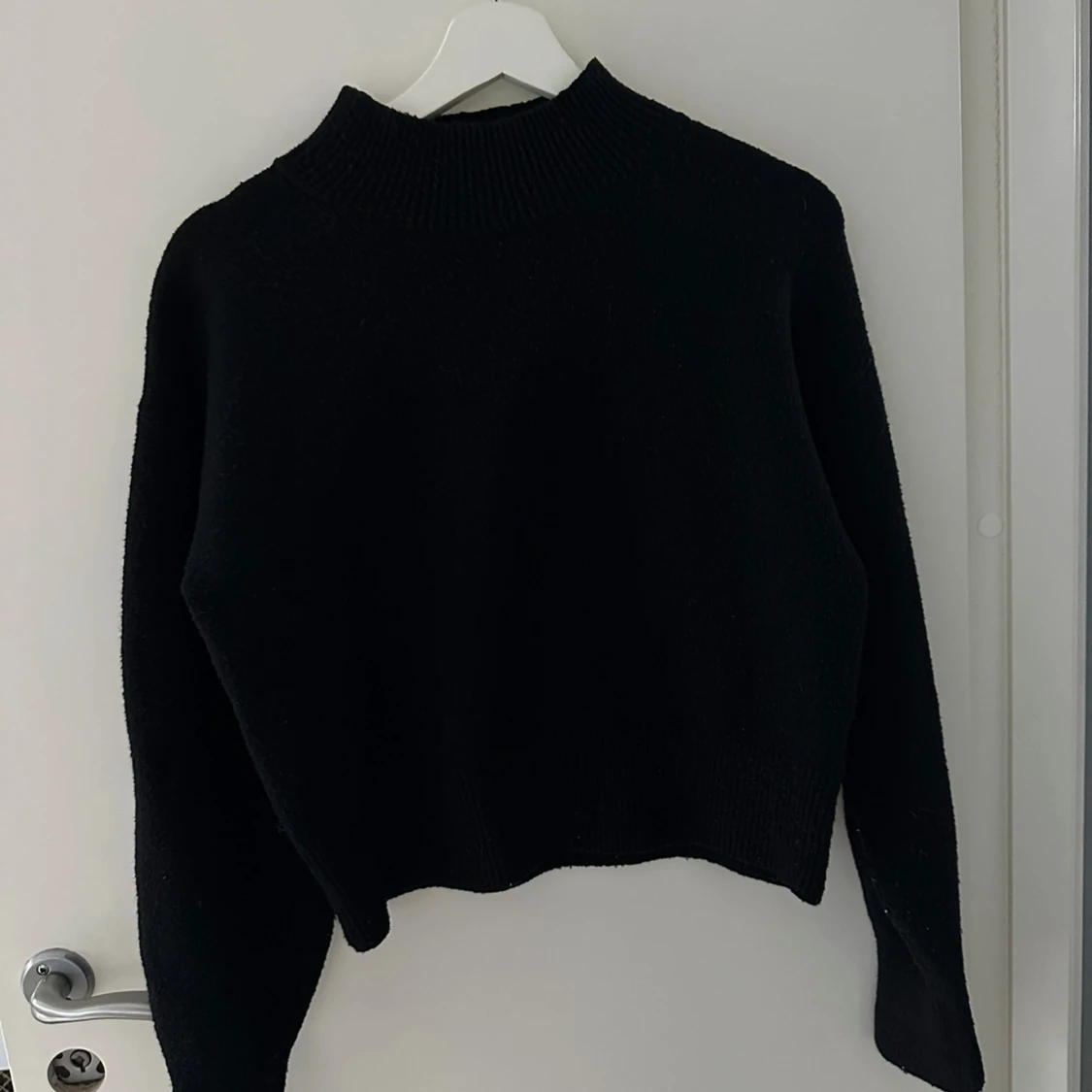 & other stories stickad tröja 