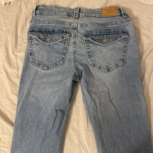 Gina låga i midjan  - Gina tonic storlek 36 små i storleken 