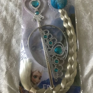 Frost Elsa Tiara / Hårfläta / Trollstav  - 3år +  Finns fler kvar  Samma frakt 