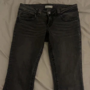 Gina jeans bootcut orginal pris=500kr - Jätte fina jeans använt en gång💕