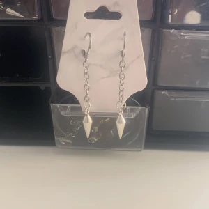 Inte äkta silver frakt15kr - Öronhängen 