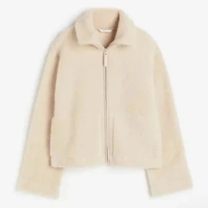 Teddyjacka - Säljer denna teddyjacka från HM 🌟🌟