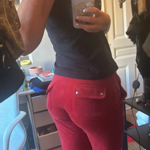 Juicycoutore byxor  - Jätte fina röda juicycoutore byxor i bra skick!