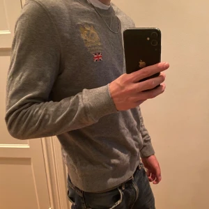 Morris sweatshirt - Mjuk Morris sweatshirt i toppen skick! Storlek S