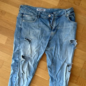 Ripped Jeans | Just Junkies - Snygga jeans från Just Junkies till ett super bra pris! 