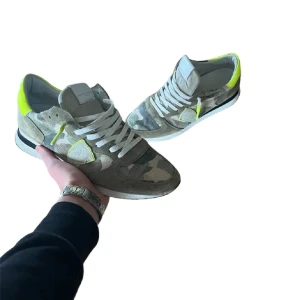 Philippe model - Säljer mina Philippe model trainers som är i storlek 43 hör av er om frågor eller funderingar 