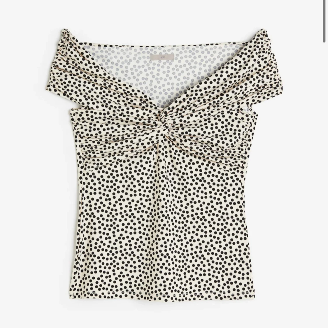 Prickig offshoulder-topp