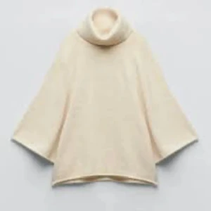 Beige Zara tröja - Superfin tröja från Zara som inte används längre. I jättebra skick och har inga defekter. Använd gärna köp nu🫶🏼